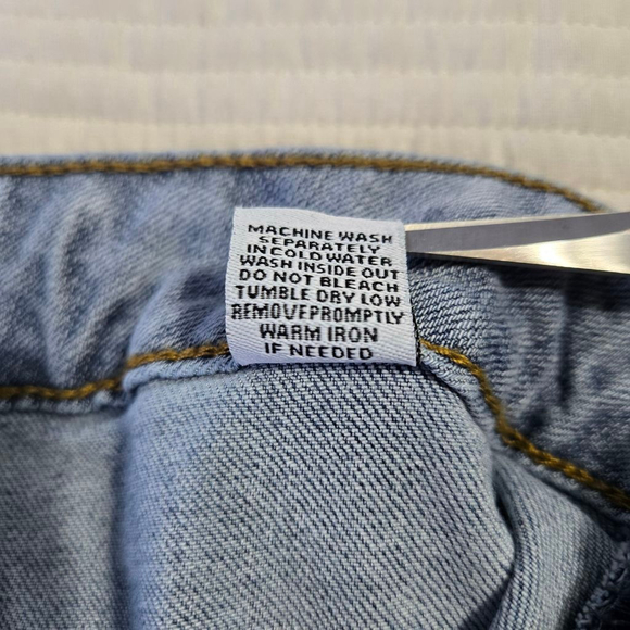 Women's Rue 21 Light Blue Flare Jeans Size 7 - Picture 8 of 11